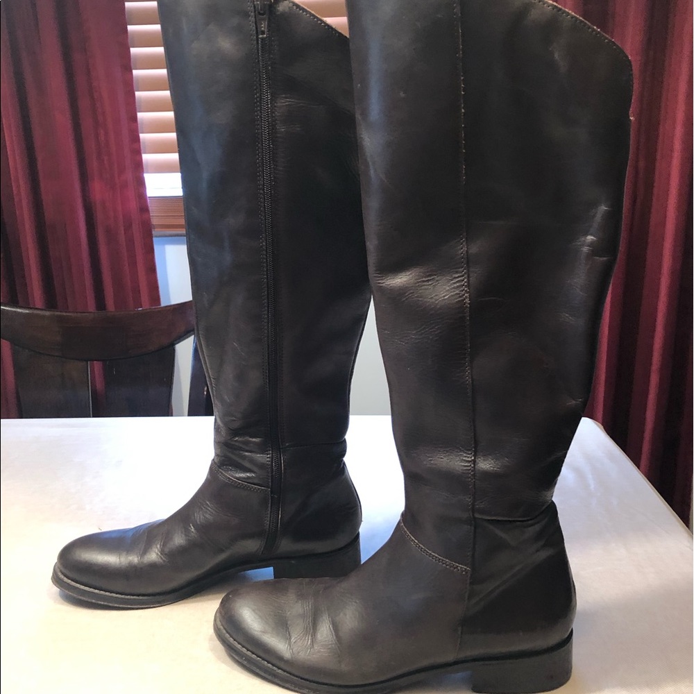 Le Chateau dark brown 100% leather riding boots! Size 9 fit like 8.5!